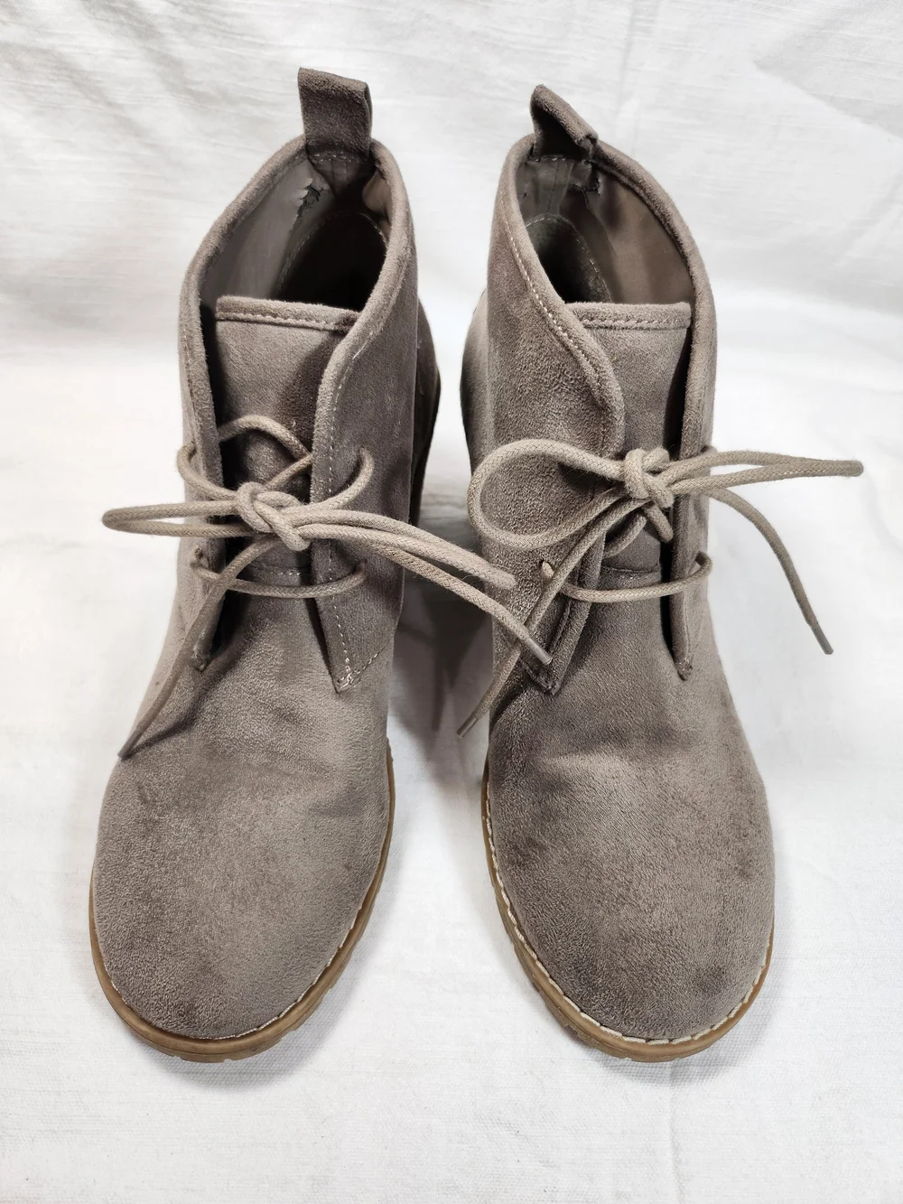 G.H. Bass & Co. Taupe Synthetic Suede Wedge Ankle Boots Booties Size 8.5